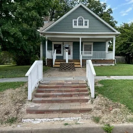 Image 2 - 117 South 27th Street, Parsons, KS 67357, USA - House for sale