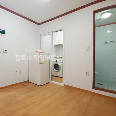Rent this studio apartment on 서울특별시 광진구 화양동 16-58
