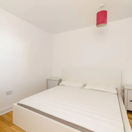 Image 5 - 3 Meath Crescent, Hackney, E2 0QG, United Kingdom - Apartment for rent