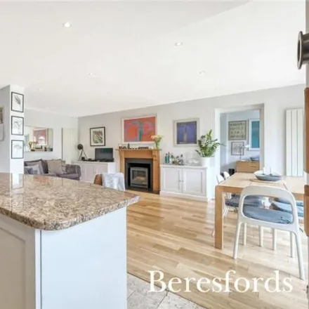 Image 6 - Chelmsford Road, Brentwood, CM15 8RN, United Kingdom - House for sale