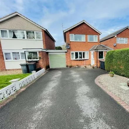 Buy this 3 bed house on Skye Close in Nuneaton, CV10 7LL