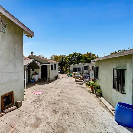 Image 8 - 2721 Lancaster Avenue, Los Angeles, CA 90033, USA - Duplex for sale