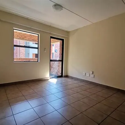 Image 6 - Sumner Avenue, Kibler Park, Gauteng, 2053, South Africa - Apartment for rent