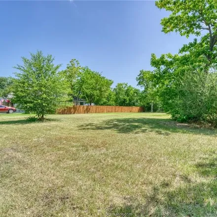 Image 4 - 310 North Texas Street, Madisonville, TX 77864, USA - House for sale