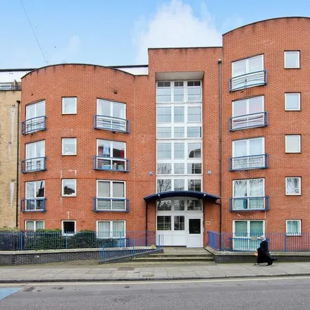 Image 4 - Docklands Lodge, 244 Poplar High Street, Canary Wharf, London, E14 0BB, United Kingdom - Apartment for rent