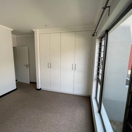 Image 5 - unnamed road, Barbeque Downs, Randburg, South Africa - Apartment for rent