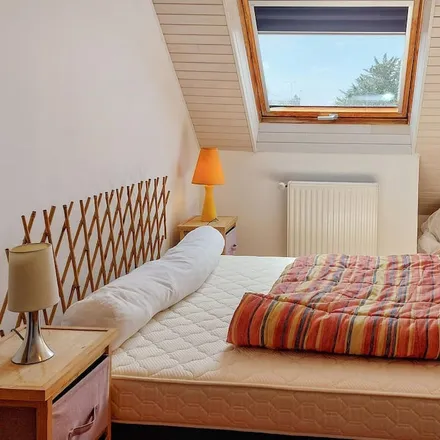 Rent this 4 bed house on Moëlan-sur-Mer in Rue Cécile Ravallec, 29350 Kervaziou