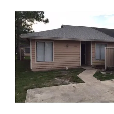 Rent this 2 bed townhouse on 4714 Southern Willow Lane in Orlando, FL 32808