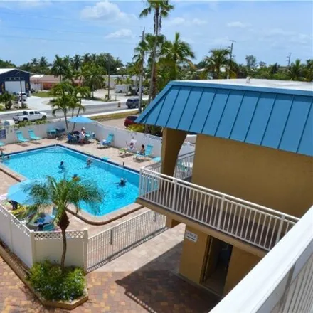 Image 5 - Smuggler's Cove Condominium, 4950 Estero Boulevard, Fort Myers Beach, Lee County, FL 33931, USA - Condo for sale