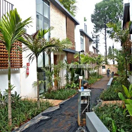 Buy this 3 bed house on Rua Aurélia Perez Alvarez in Chácara Flora, São Paulo - SP