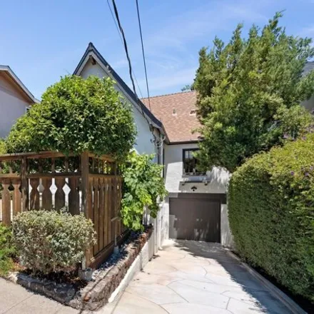 Image 4 - 1132 Hollywood Ave, Oakland, California, 94602 - House for sale