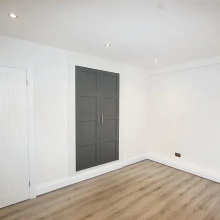 Image 6 - Durrels House, Warwick Gardens, London, W14 8PP, United Kingdom - Apartment for rent