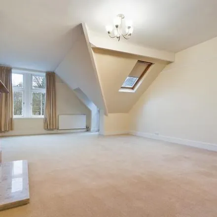 Image 4 - Sun Colonnade, Clarence Drive, Harrogate, HG1 2PN, United Kingdom - Apartment for rent