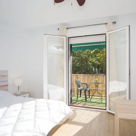 Rent this 4 bed room on Calle Baja de San Ildefonso in 18010 Granada, Spain