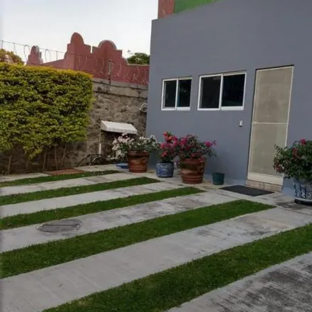 Buy this 3 bed house on Calle Pedro de Saucedo in Fraccionamiento Sumiya, 62460 Cuernavaca