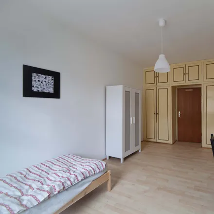 Rent this 5 bed room on Salon N in Elisabethstraße 4, 80796 Munich