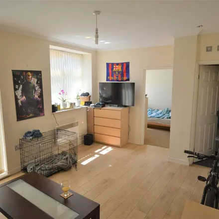 Rent this 1 bed apartment on 3 Western Road in Leicester, LE3 0GD