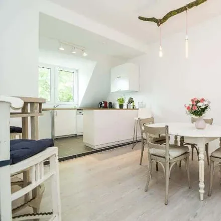 Rent this 3 bed apartment on Franziskastraße 63 in 45131 Essen, Germany