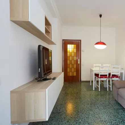 Image 3 - Travessera de Dalt, 118, 120, 08001 Barcelona, Spain - Apartment for rent