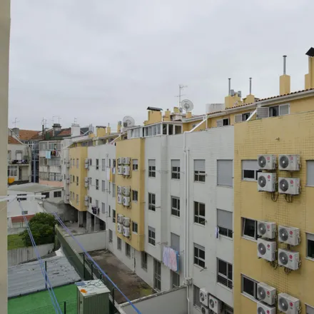 Image 9 - Pastelaria Bélgica, Rua Filipe da Mata 1, 1600-021 Lisbon, Portugal - Room for rent