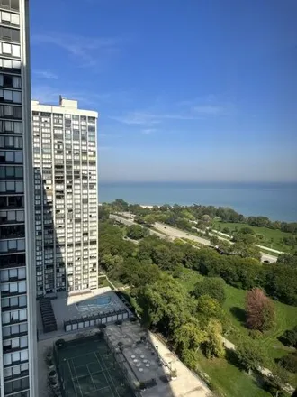 Image 2 - Park Tower Condominiums, 5415 North Sheridan Road, Chicago, IL 60626, USA - Condo for sale