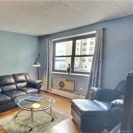 Image 6 - 1079 Warburton Avenue, City of Yonkers, NY 10701, USA - Apartment for sale