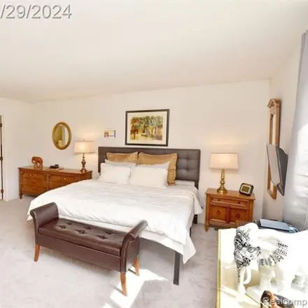 Image 8 - 1224 Rolling Acres Drive, Bloomfield Charter Township, MI 48302, USA - Condo for sale