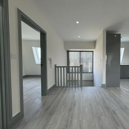 Rent this 1 bed apartment on Elmhurst Avenue in Lonesome, London