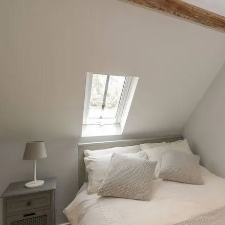 Rent this 2 bed duplex on Stanton Harcourt in OX29 5AP, United Kingdom