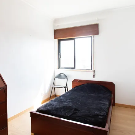 Rent this 3 bed room on Matarraque in Avenida Francisca Lindoso, 2785-366 São Domingos de Rana