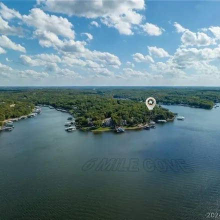 Image 5 - 99 Joyce's Point, Village of Four Seasons, Camden County, MO 65049, USA - House for sale