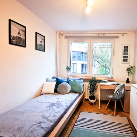 Rent this 4 bed room on Lubelska 7 in 30-003 Krakow, Poland