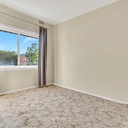 Rent this 3 bed apartment on 25 Keats Avenue in Kingsbury VIC 3083, Australia