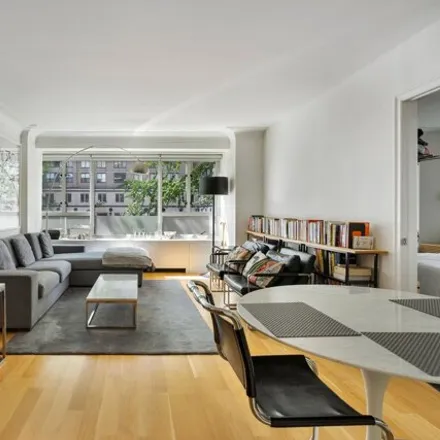 Buy this 3 bed condo on Manhattan House in 200 East 66th Street, New York