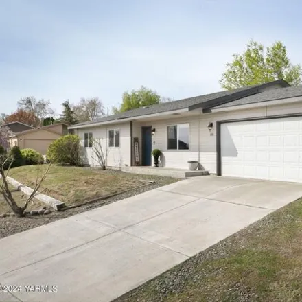 Buy this 3 bed house on 7511 Richey Road in Yakima, WA 98908