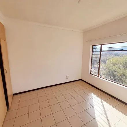 Image 1 - Fraser Street, Booysens, Johannesburg, 2001, South Africa - Apartment for rent