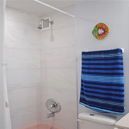 Image 7 - Local House Hotel, 400 Ocean Drive, Miami Beach, FL 33139, USA - Apartment for rent