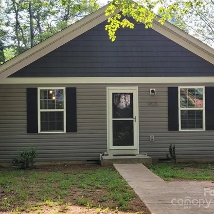 Buy this 3 bed house on 1029 Old Charlotte Road in Statesville, NC 28677