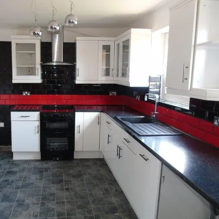 Image 2 - Tuxford Crescent, Ardsley, S71 5QS, United Kingdom - Townhouse for rent