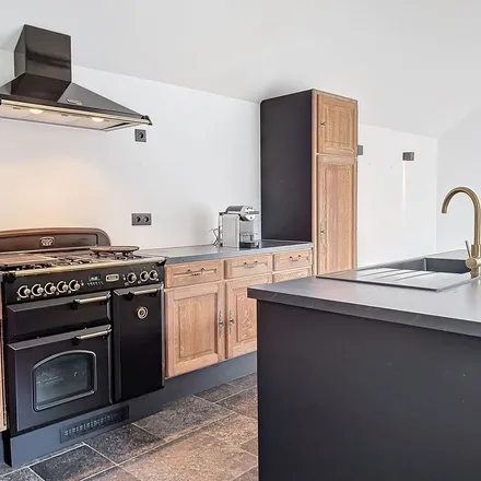 Rent this 3 bed apartment on Oudekerkstraat 52 in 3640 Kinrooi, Belgium