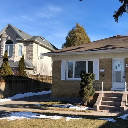 Image 9 - Newtonbrook West, North York, ON M2R 2V8, Canada - House for rent