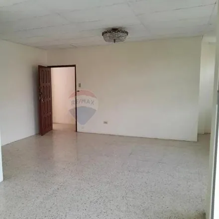 Rent this 2 bed apartment on Farmacias Sana Sana in Avenida San Jorge, 090909