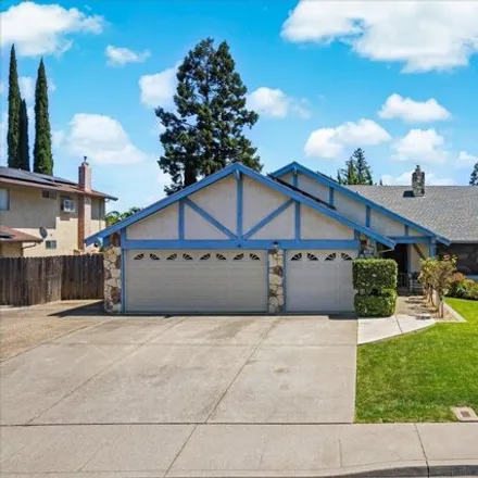 Buy this 3 bed house on 423 Ogden Way in Vacaville, CA 95687
