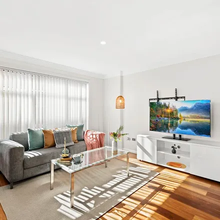 Image 4 - Twin Peaks, 14-18 College Crescent, Sydney NSW 2077, Australia - Apartment for rent