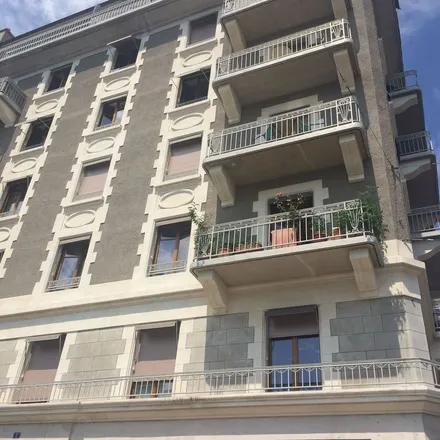 Rent this 4 bed apartment on Alles Gut Gemüse Kebab in Quai Ernest-Ansermet 2, 1205 Geneva