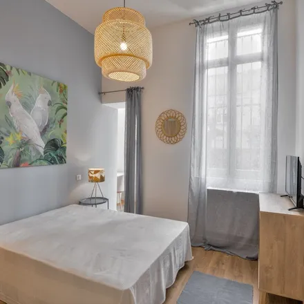 Rent this 1 bed apartment on 198 Boulevard du Président Wilson in 33000 Bordeaux, France
