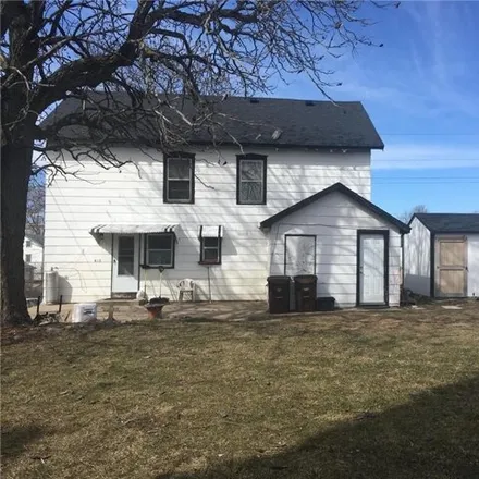 Image 1 - 400 Northeast 4th Avenue, Young America, Carver County, MN 55397, USA - House for sale