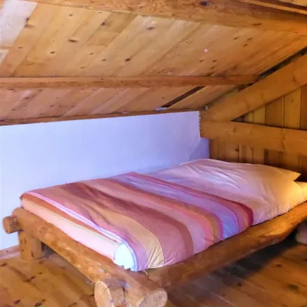 Rent this 2 bed house on Bagnols-sur-Cèze in Place d'Alsace Lorraine, 30200 Bagnols-sur-Cèze