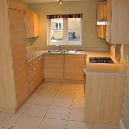 Image 2 - 12 Castle Well Drive, Salisbury, SP4 6GD, United Kingdom - House for rent