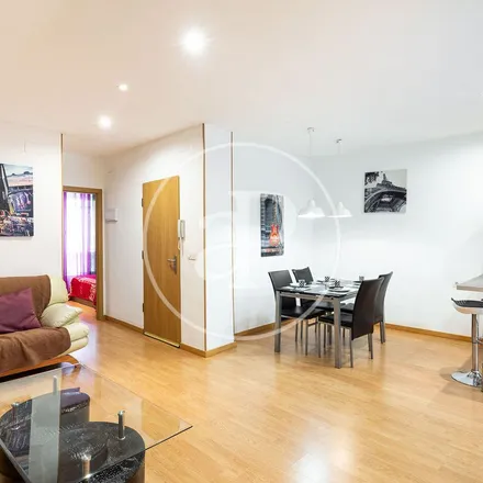 Rent this 2 bed apartment on Women's secert in Carrer de l'Emperador, 46002 Valencia